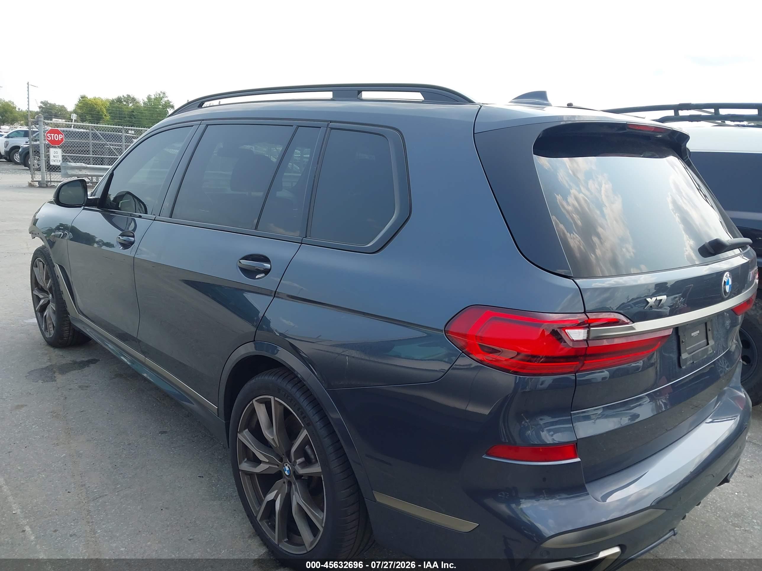 2022 BMW X7 M50I