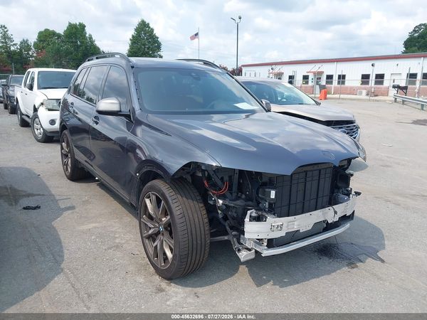 2022 BMW X7 M50I
