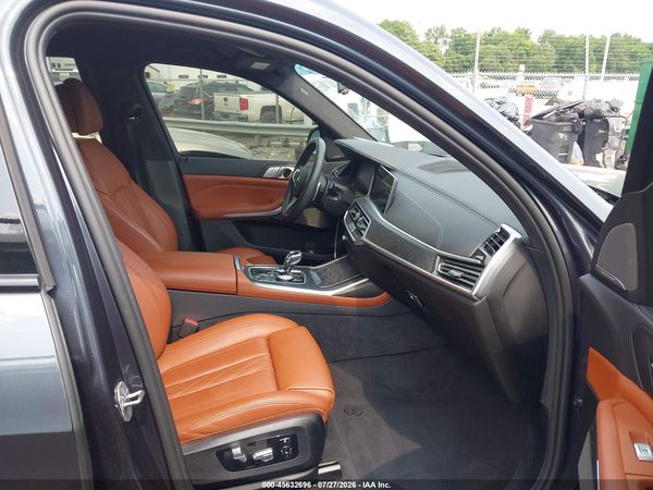 2022 BMW X7 M50I