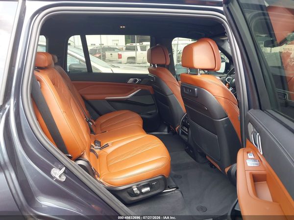 2022 BMW X7 M50I