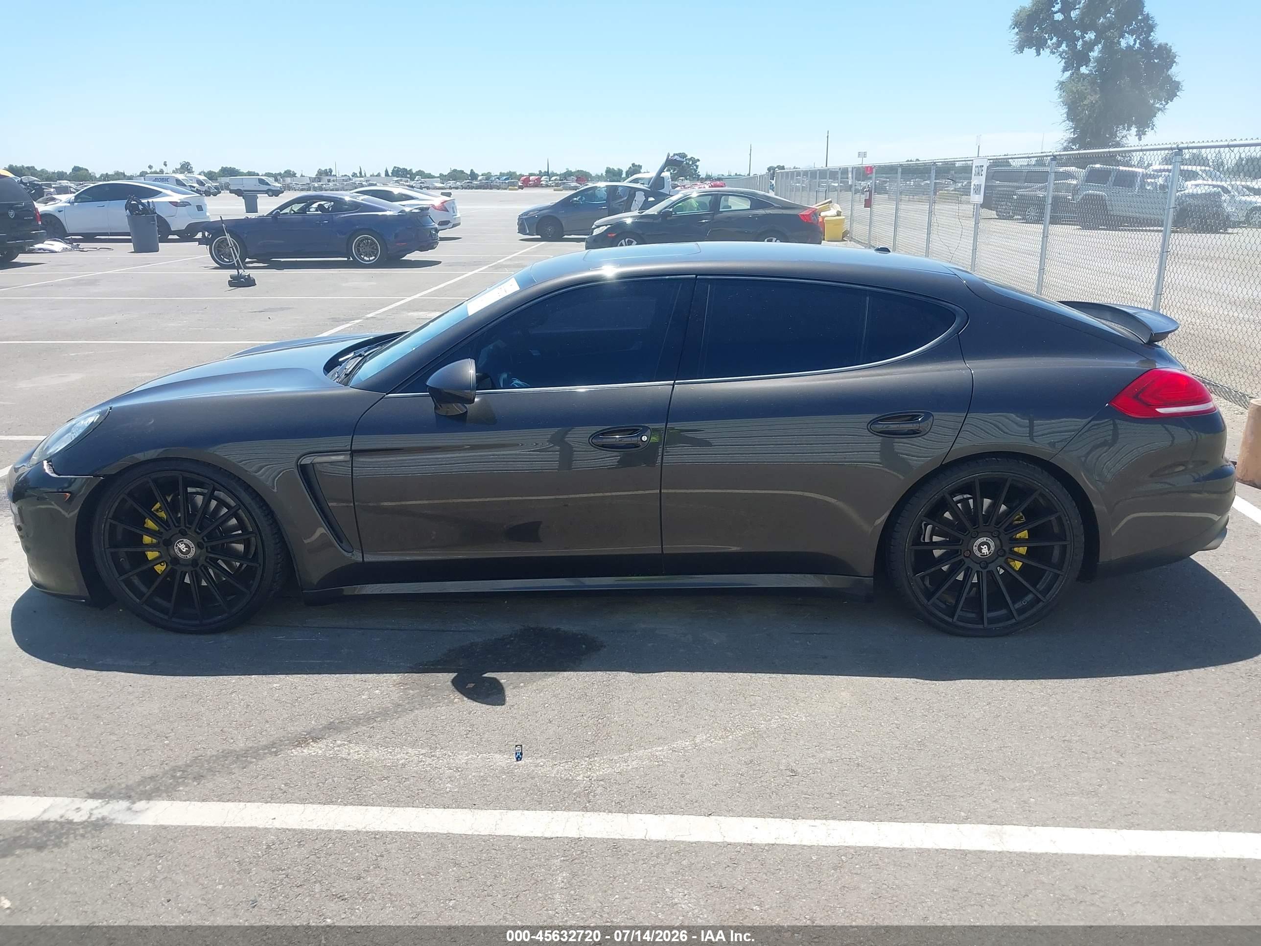2014 PORSCHE PANAMERA 4