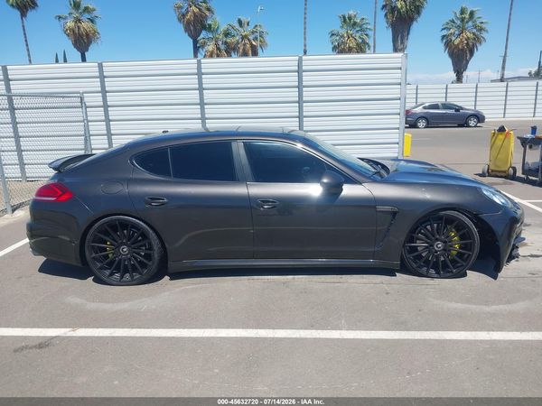2014 PORSCHE PANAMERA 4