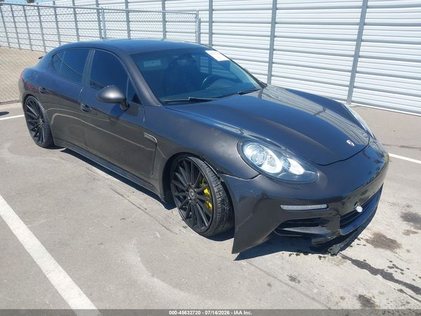 2014 PORSCHE PANAMERA 4