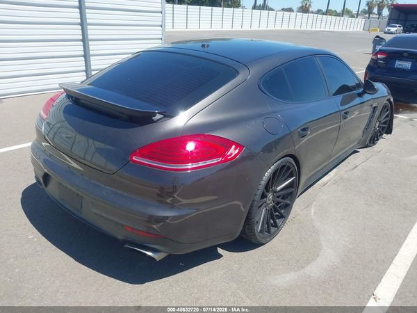 2014 PORSCHE PANAMERA 4