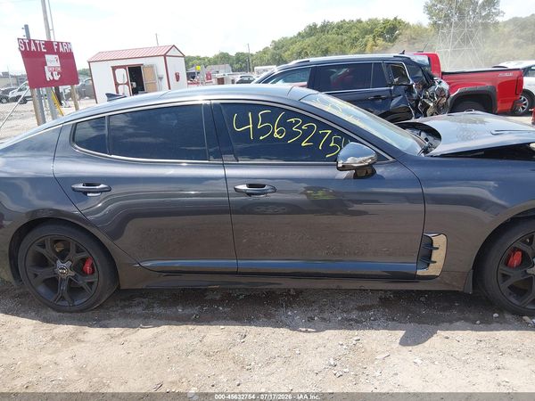 2019 KIA STINGER GT1