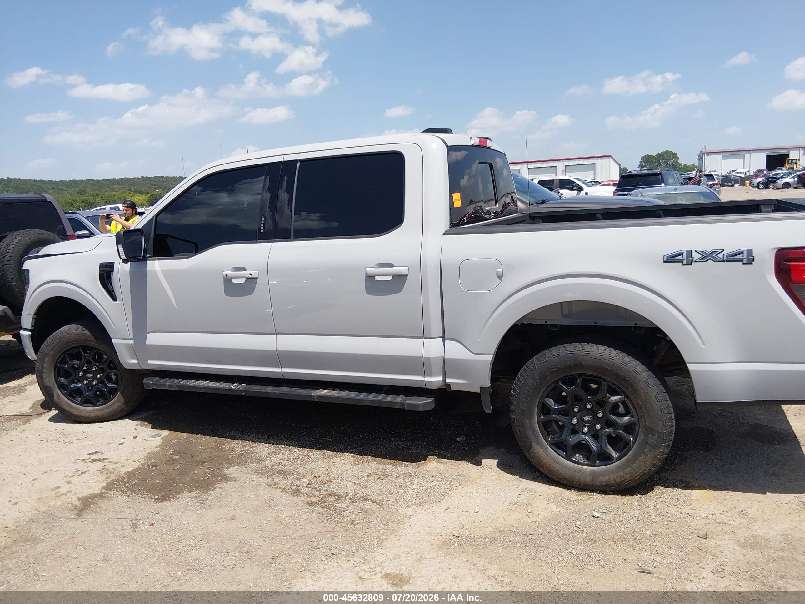 2024 FORD F-150 XLT