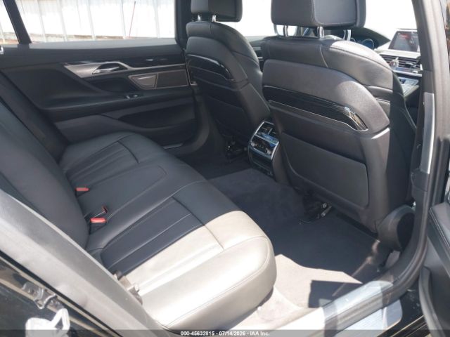 2019 BMW 740i