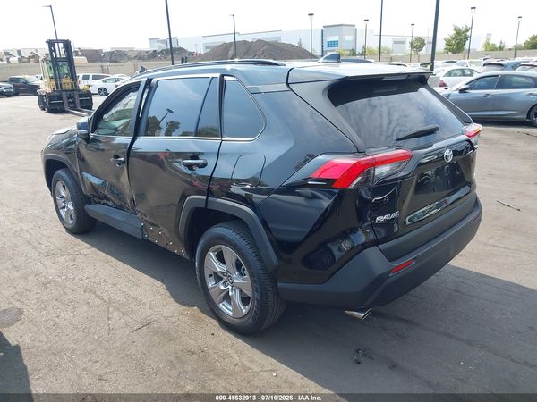 2025 TOYOTA RAV4 XLE