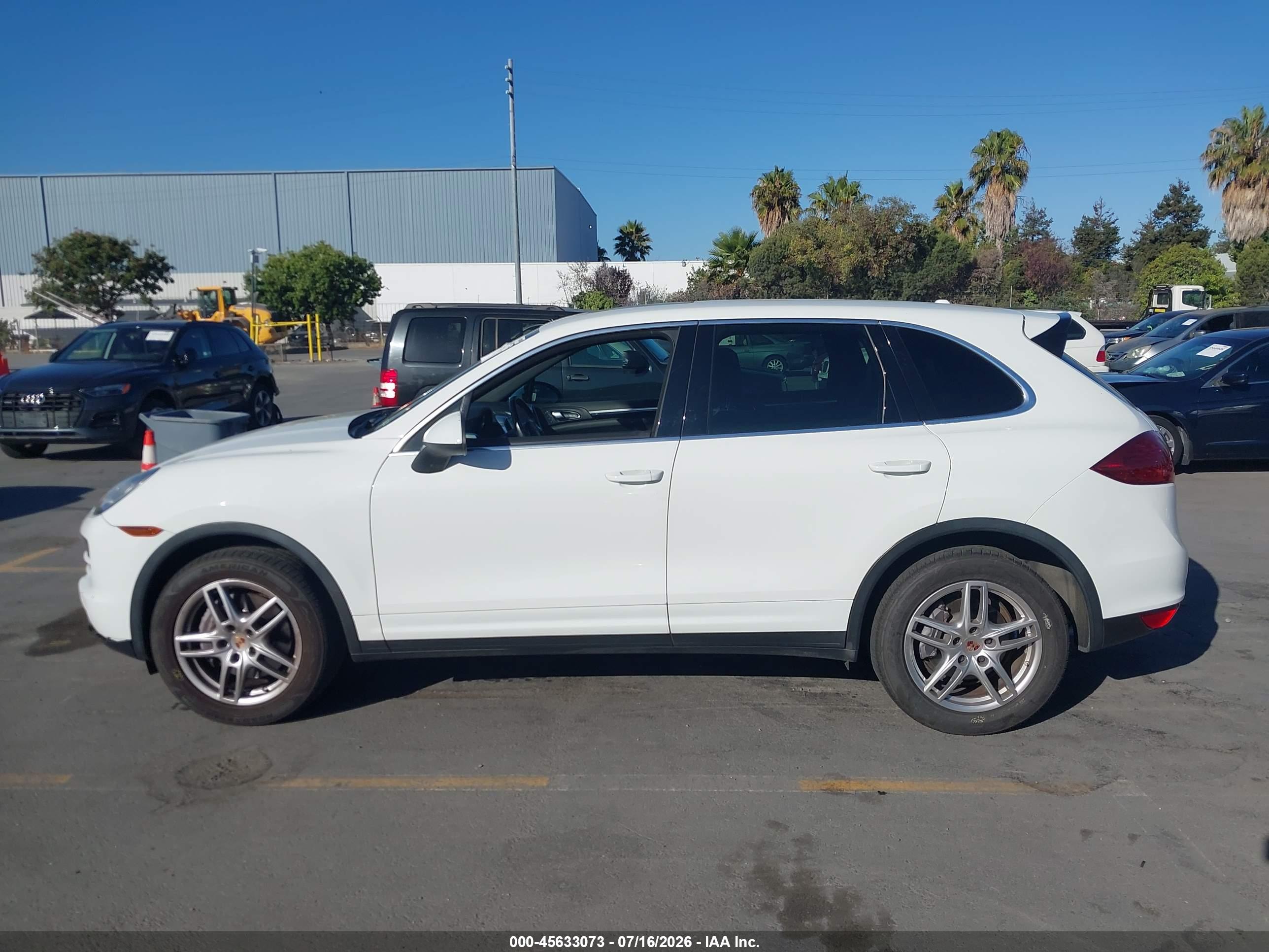 2014 PORSCHE CAYENNE