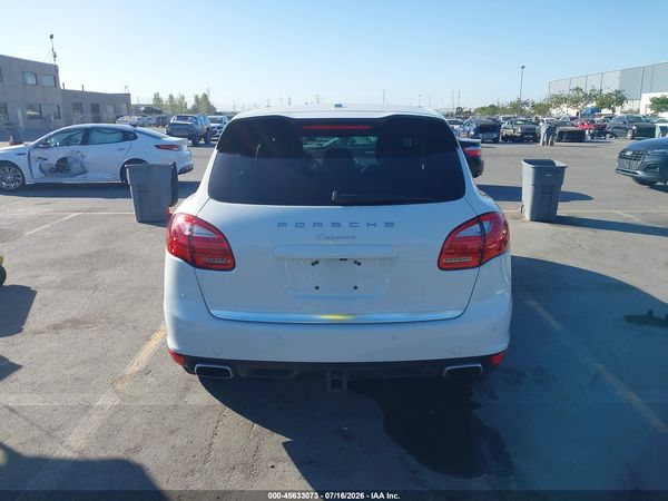 2014 PORSCHE CAYENNE
