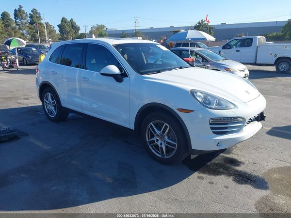 2014 PORSCHE CAYENNE