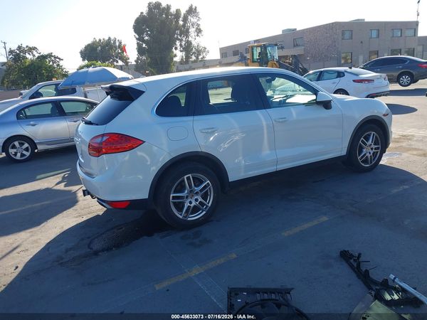2014 PORSCHE CAYENNE