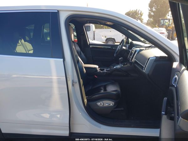 2014 PORSCHE CAYENNE