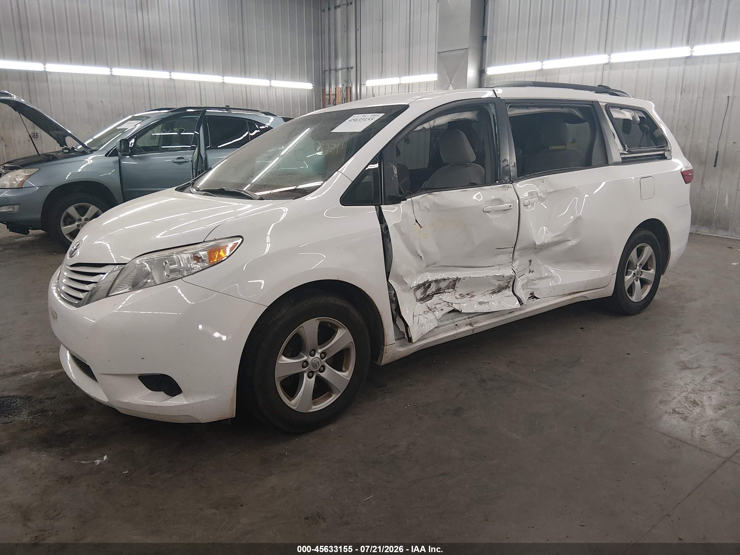 2015 TOYOTA SIENNA LE 8 PASSENGER — I2