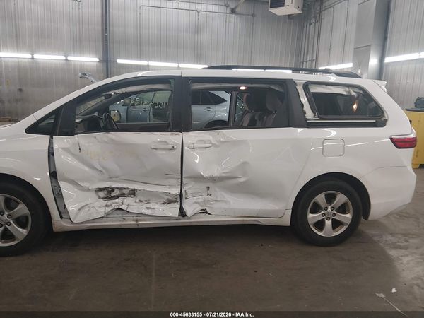 2015 TOYOTA SIENNA LE 8 PASSENGER — I6