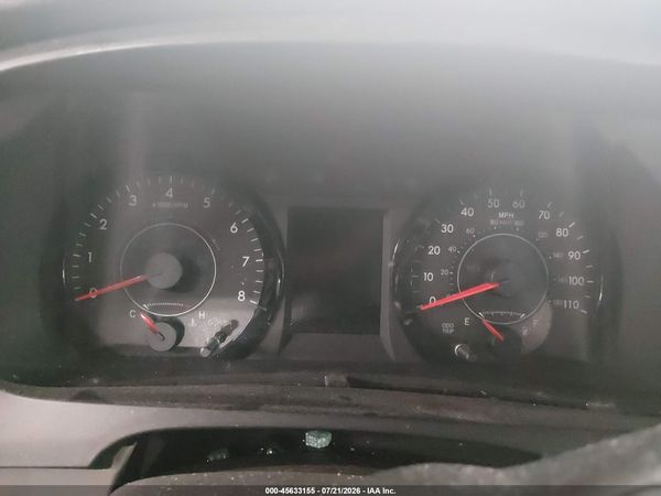 2015 TOYOTA SIENNA LE 8 PASSENGER — I7