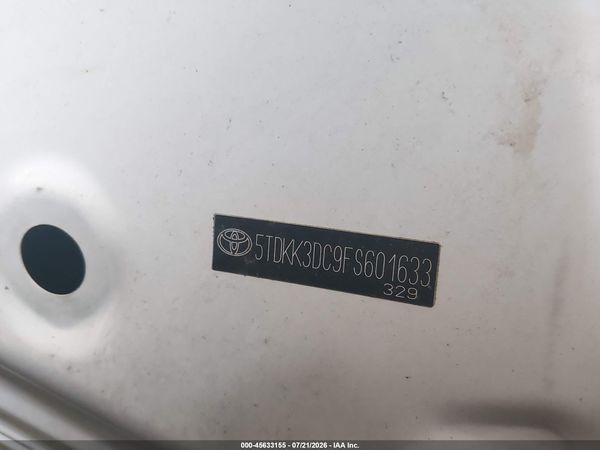 2015 TOYOTA SIENNA LE 8 PASSENGER — I9