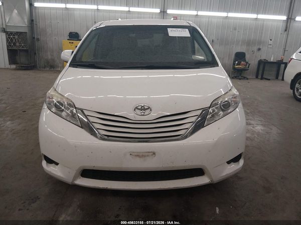 2015 TOYOTA SIENNA LE 8 PASSENGER — I115