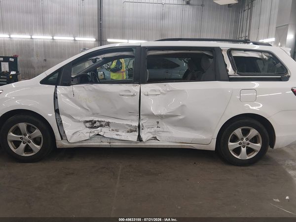 2015 TOYOTA SIENNA LE 8 PASSENGER — I117