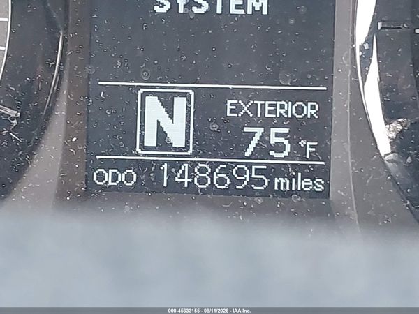 2015 TOYOTA SIENNA LE 8 PASSENGER — I118