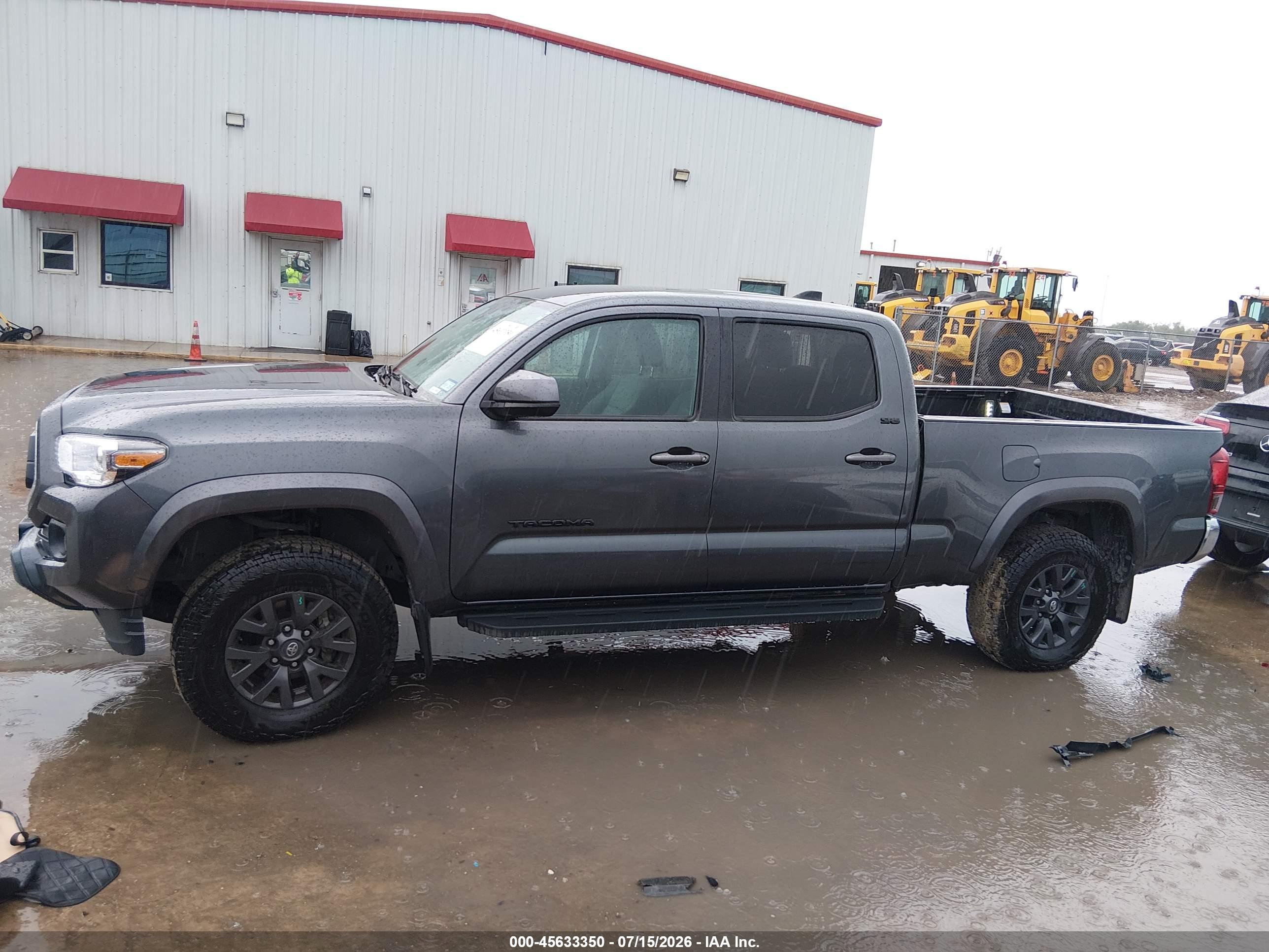 2022 TOYOTA TACOMA SR5 V6