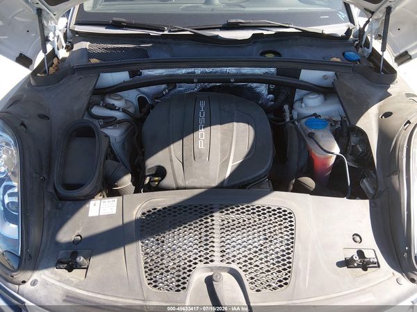 2017 PORSCHE MACAN
