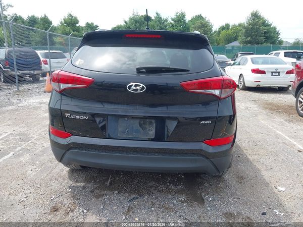 2016 HYUNDAI TUCSON SE