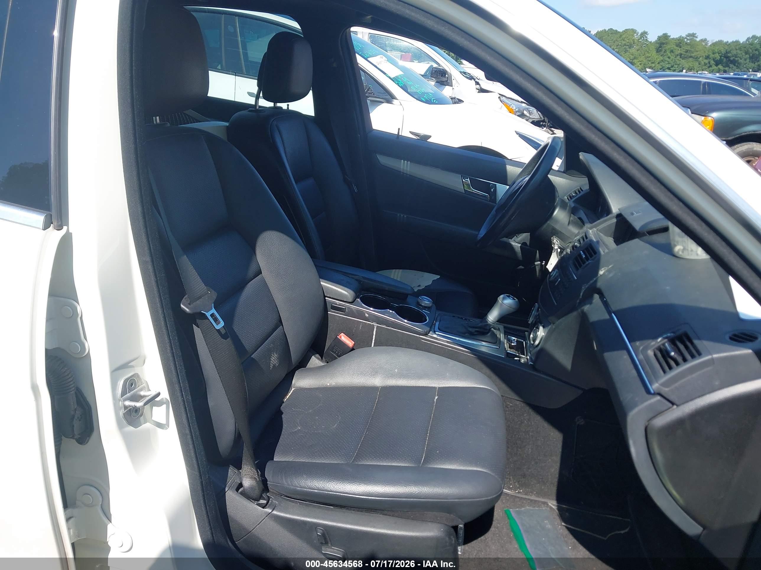 2011 MERCEDES-BENZ C 300 C300