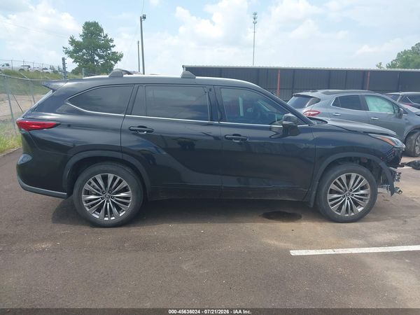 2023 TOYOTA HIGHLANDER PLATINUM