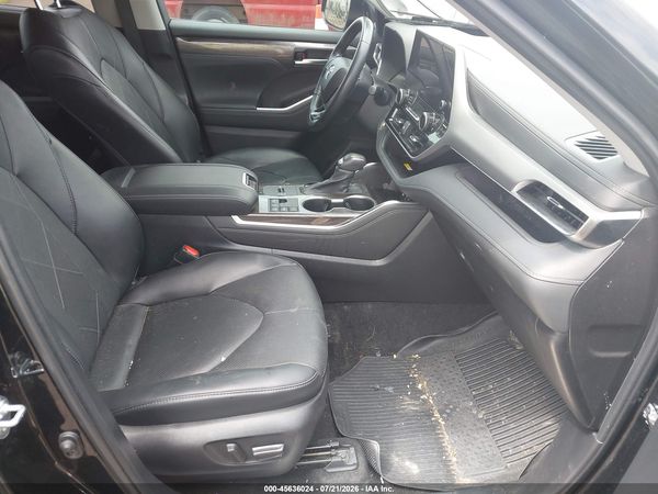 2023 TOYOTA HIGHLANDER PLATINUM