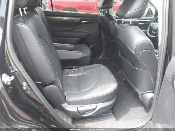 2023 TOYOTA HIGHLANDER PLATINUM
