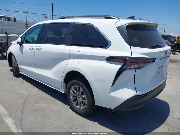 2023 TOYOTA SIENNA LE — I3
