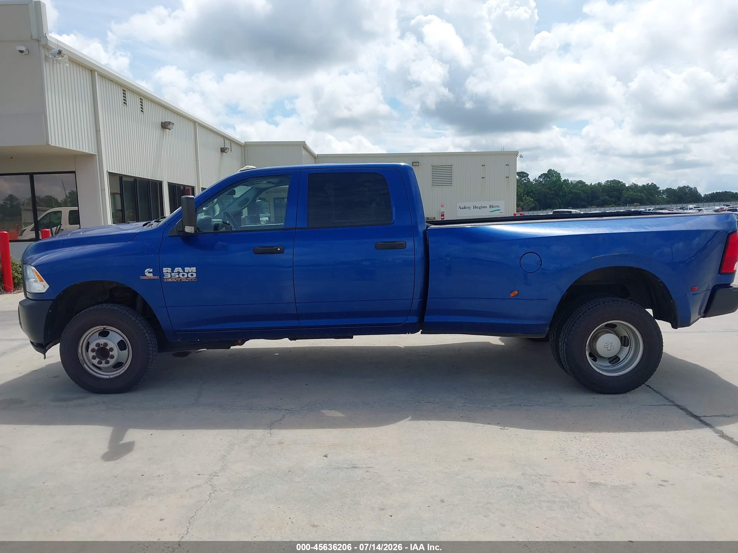 2017 RAM 3500 TRADESMAN  4X4 8' BOX
