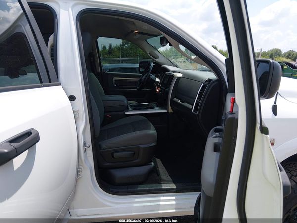 2016 RAM 1500 SLT