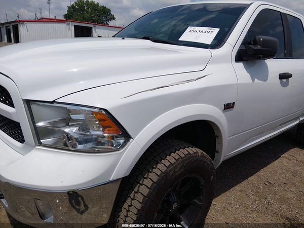 2016 RAM 1500 SLT