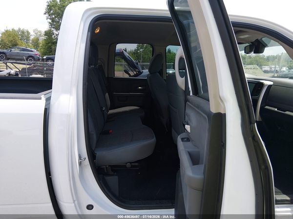 2016 RAM 1500 SLT