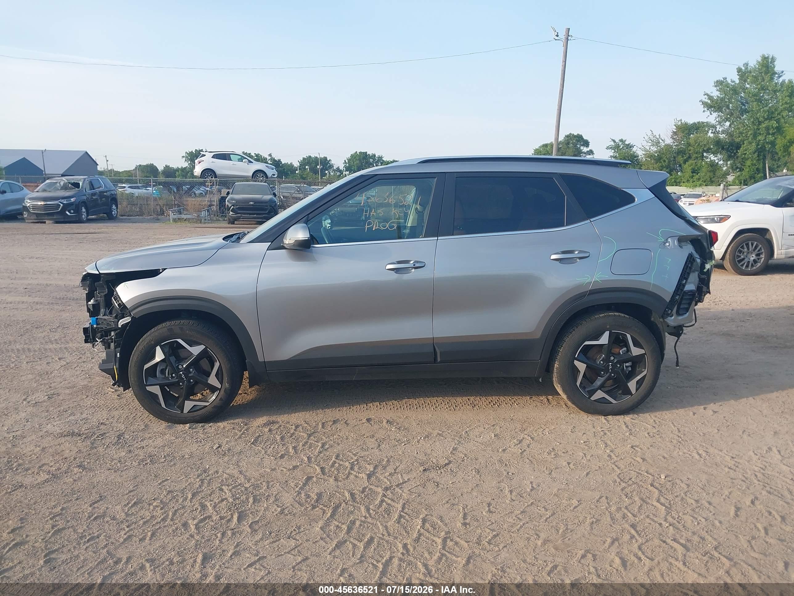 2024 KIA SELTOS EX