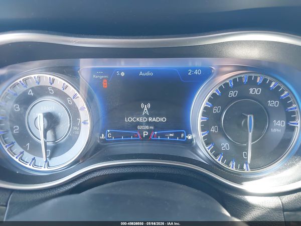 2022 CHRYSLER 300 TOURING L AWD — I7