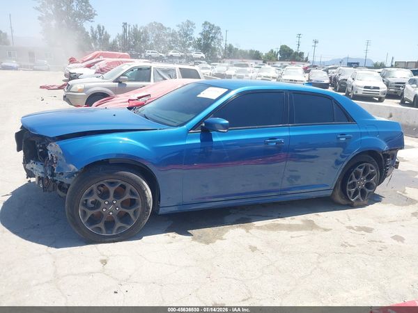 2022 CHRYSLER 300 TOURING L AWD — I117