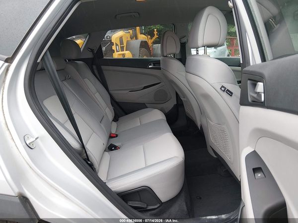 2018 HYUNDAI TUCSON SE