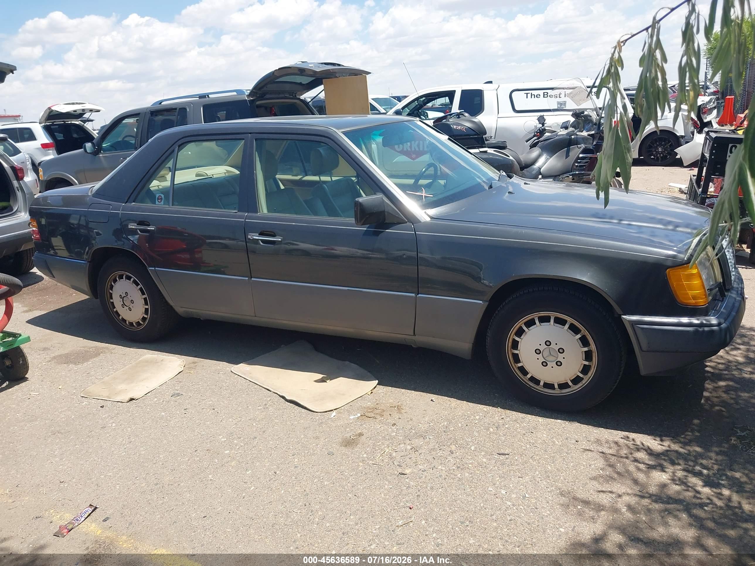 1992 MERCEDES-BENZ 300 300E