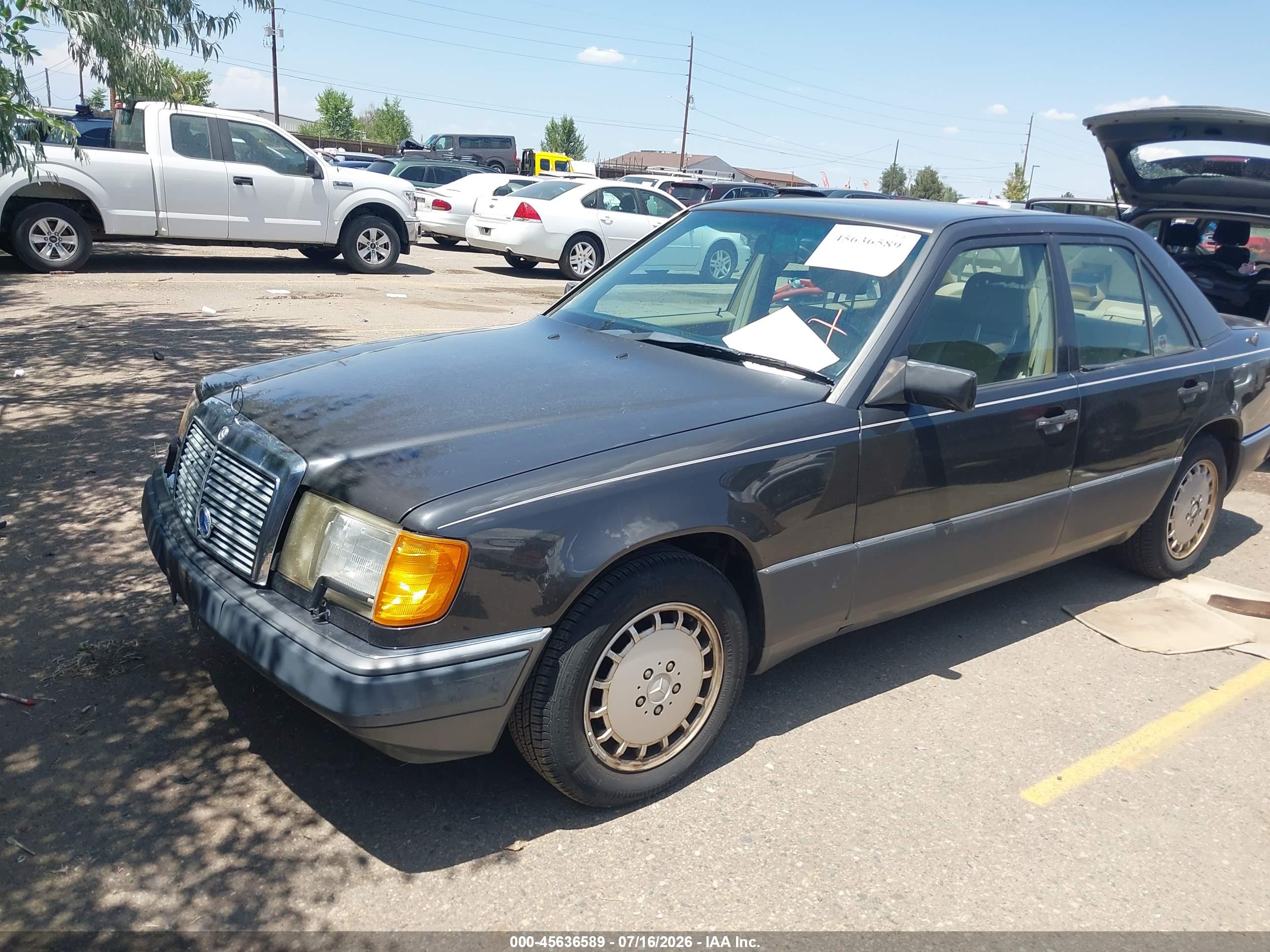 1992 MERCEDES-BENZ 300 300E