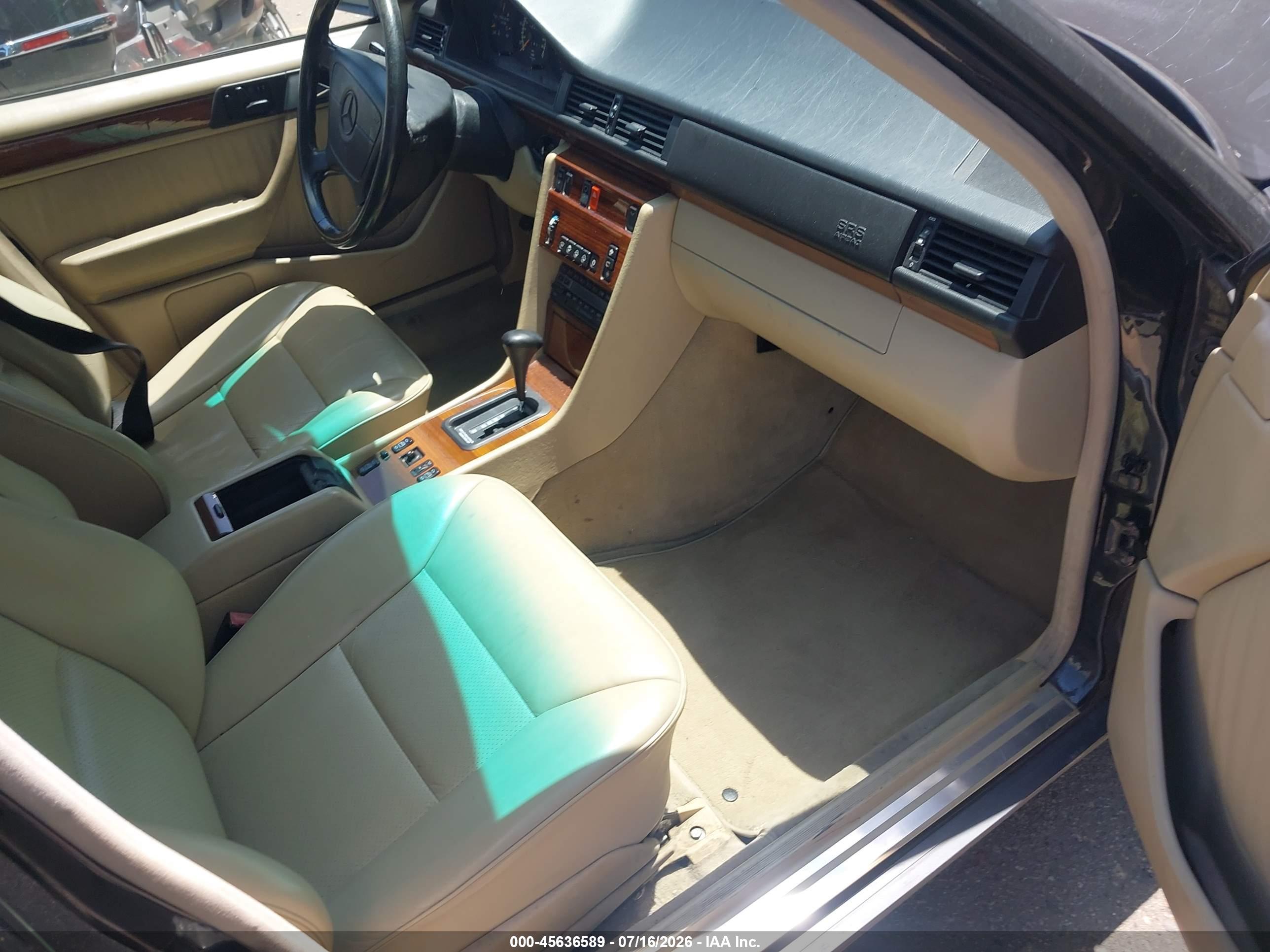 1992 MERCEDES-BENZ 300 300E