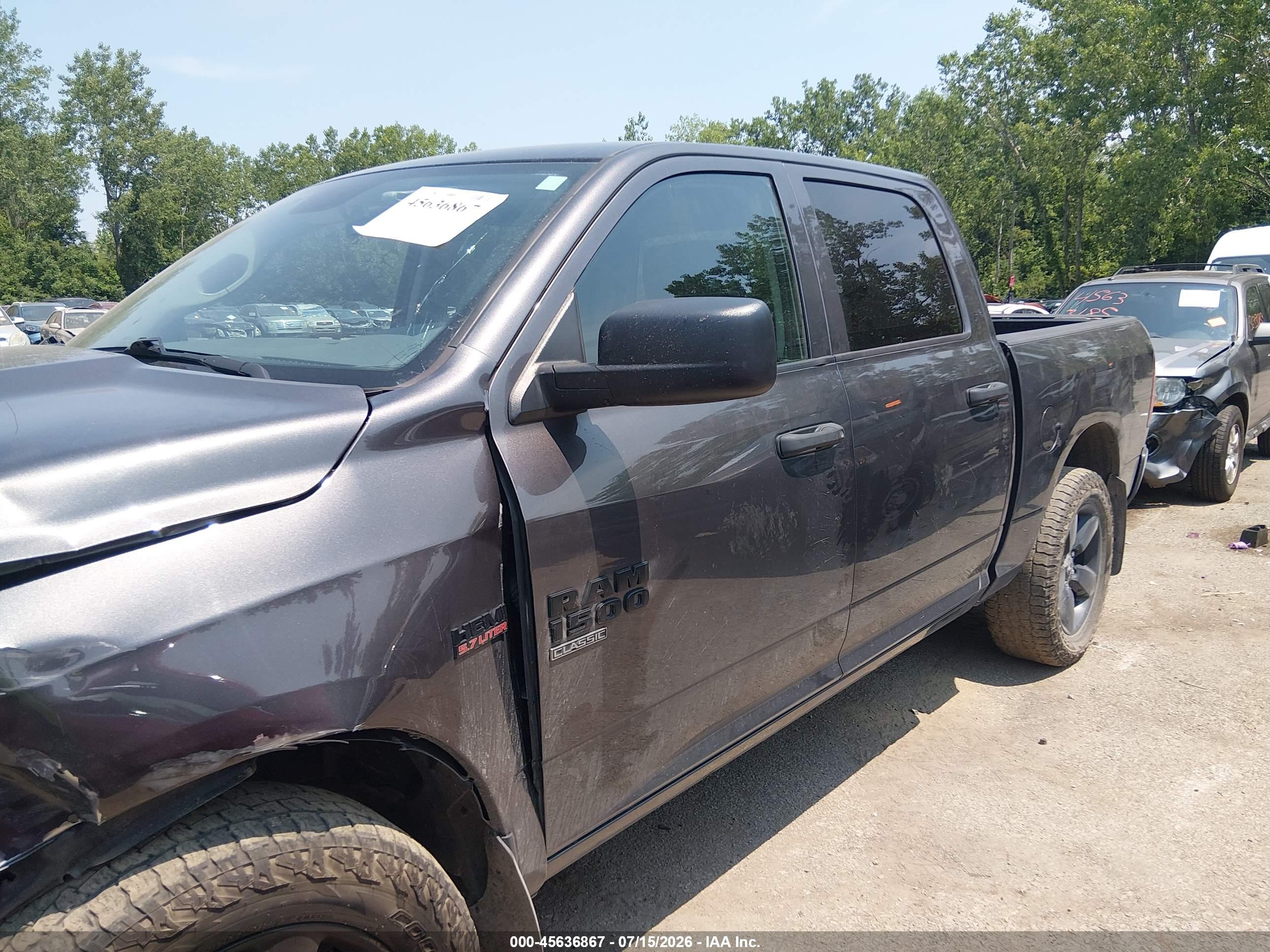 2019 RAM 1500 CLASSIC EXPRESS  4X4 5'7 BOX