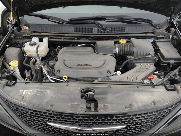 2025 CHRYSLER VOYAGER LX