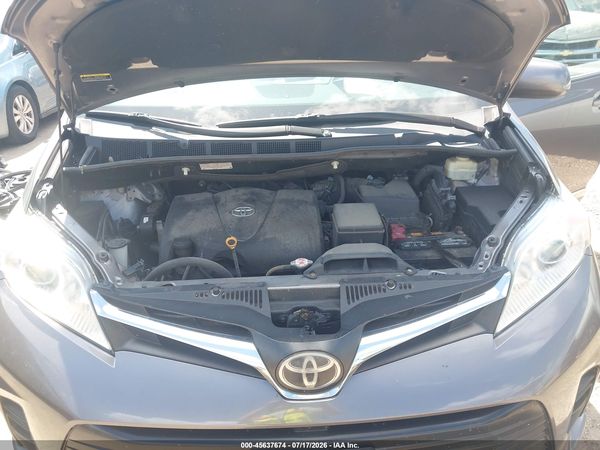 2018 TOYOTA SIENNA LE 8 PASSENGER