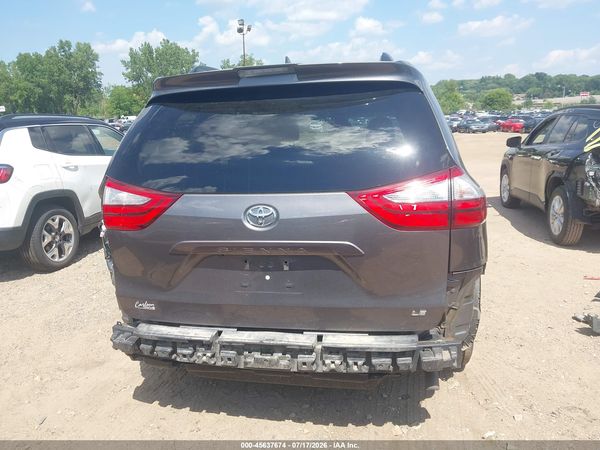 2018 TOYOTA SIENNA LE 8 PASSENGER
