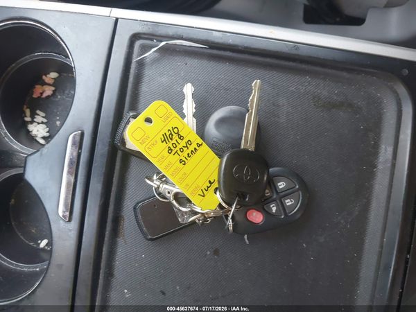 2018 TOYOTA SIENNA LE 8 PASSENGER