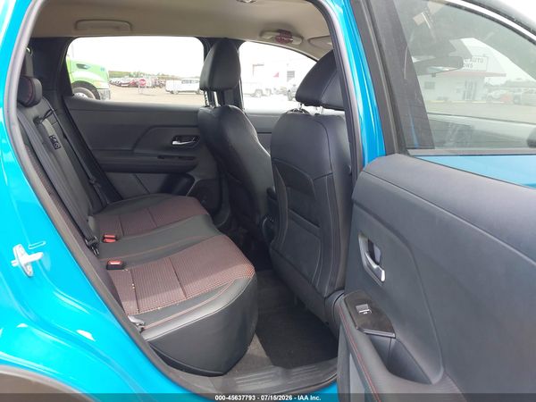 2025 NISSAN KICKS SR INTELLIGENT AWD — I8