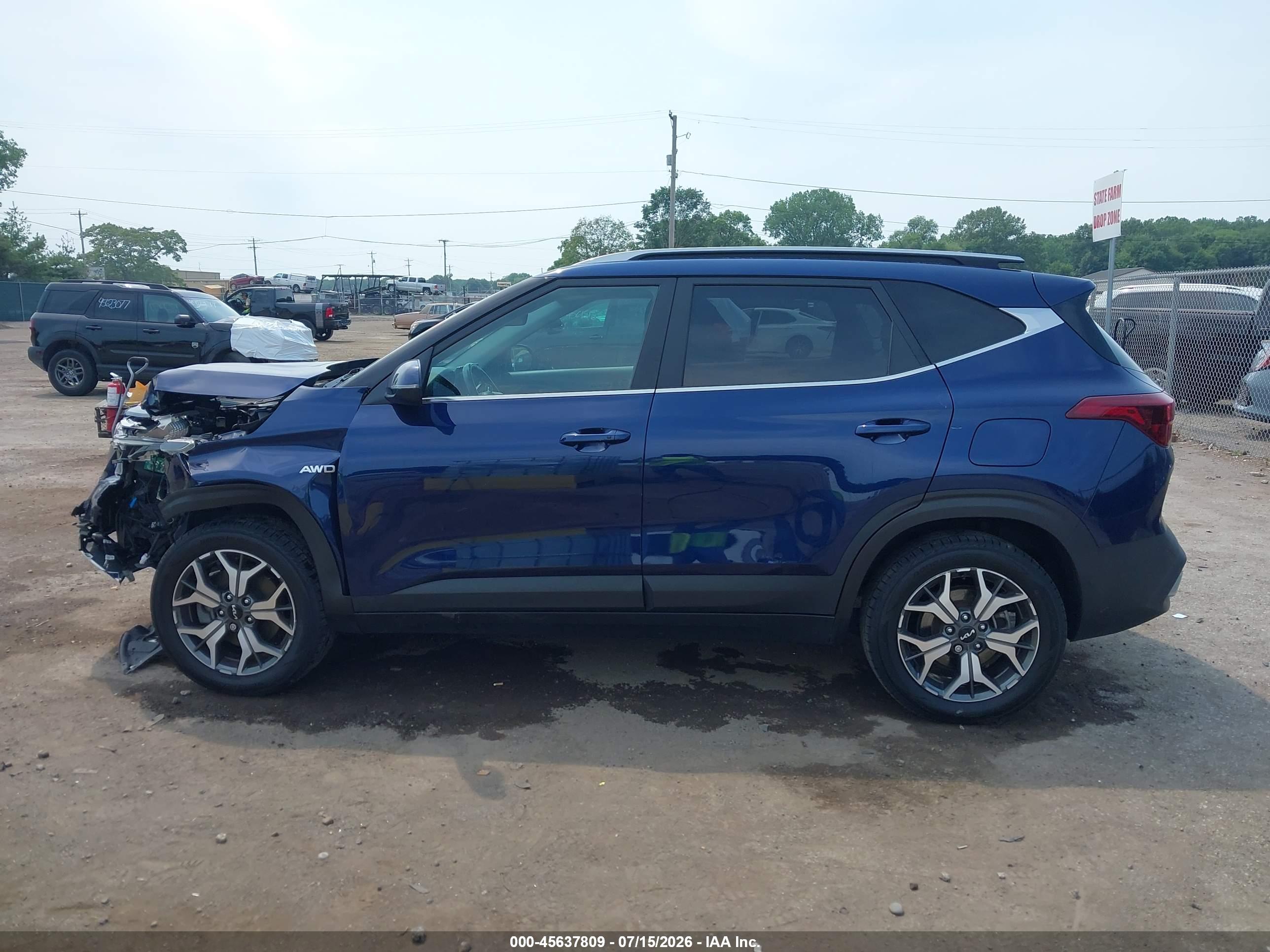 2022 KIA SELTOS EX